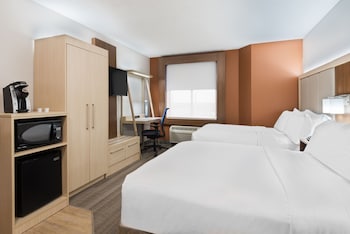 Hotel - Holiday Inn Express & Suites Nearest Universal Orlando
